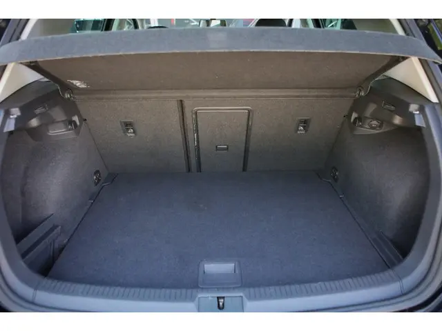 Volkswagen Golf 1.4 TSI | R-line 2017 Benzine 25