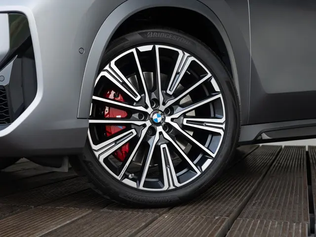 BMW X1 xDrive23i 2025 Benzine 18