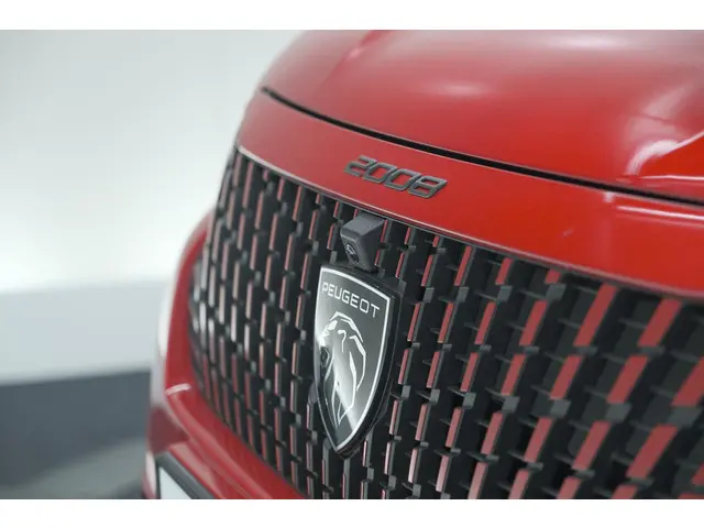 Peugeot 2008 1.2 Hybrid 145 Allure 2025 Hybride Benzine 17