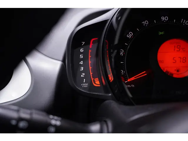 Toyota Aygo 1.0 VVT-i x-play 2020 Benzine 41