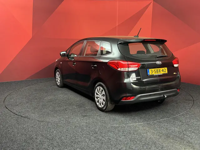Kia Carens 2.0 GDi First Edition 2013 Benzine 6