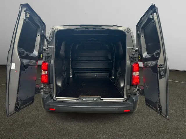 Toyota ProAce Worker 2.0 D-4D Live Long Aut- 2022 Diesel 3