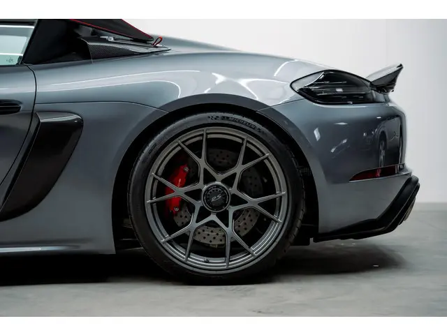Porsche 718 Spyder RS 2024 Benzine 20