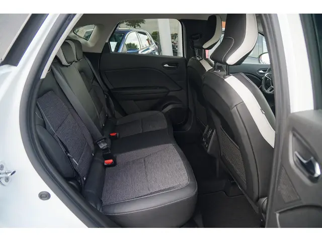 Renault Captur 1.3 TCe 140 2021 Benzine 28