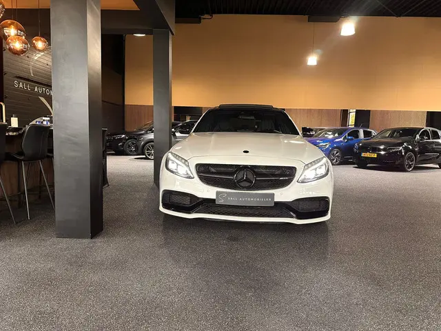 Mercedes-Benz C-Klasse AMG 63 S 2016 Benzine 6