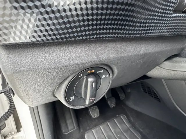 Volkswagen up! 1.0 MPI 60pk BMT move up! 2019 Benzine 8