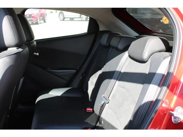Mazda 2 1.5 e-SkyActiv-G 90 Homura Aka 2023 Benzine 22