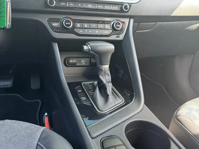 Kia Niro 1.6 GDI HYBRID DYNAMICLINE 2020 Hybride Benzine 21