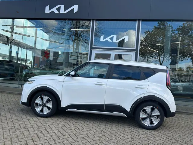 Kia e-Soul ExecutiveLine 64 kWh 2024 Elektrisch 2