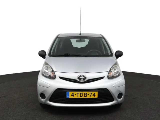 Toyota Aygo 1.0 VVT-i Now 2014 Benzine 14