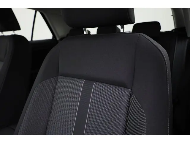 Volkswagen T-Roc 1.0TSI/116PK Life 2025 Benzine 17