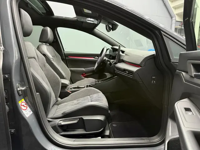 Volkswagen Golf 8.5 1.5 eTSI 50 Edition 2024 Benzine 12