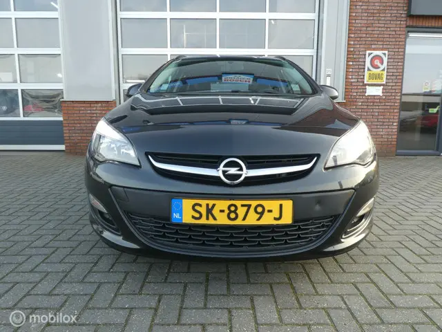 Opel Astra Sports Tourer 1.4 Turbo Sport + 2015 Benzine 8