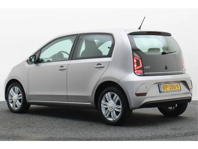 Volkswagen up! 3