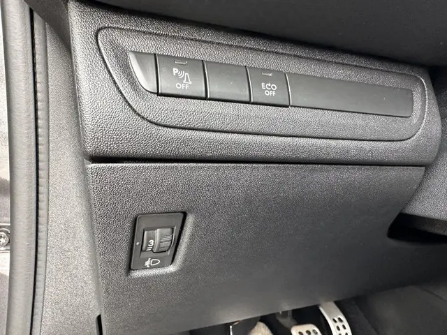 Peugeot 2008 1.2 PureTech GT-line 2018 Benzine 33