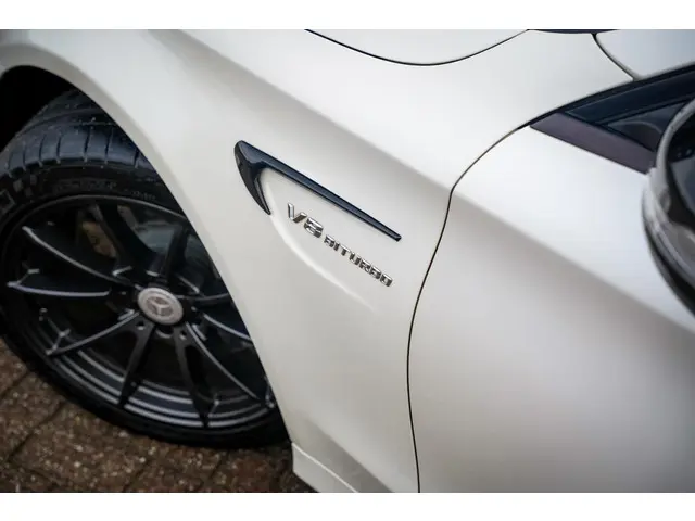 Mercedes-Benz C-Klasse AMG 63 2015 Benzine 33