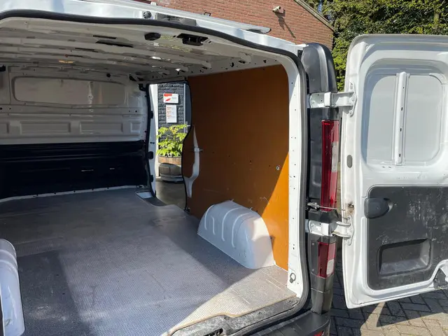 Opel Vivaro 1.6 CDTI L2H1 Sport EcoFlex 2018 Diesel 8