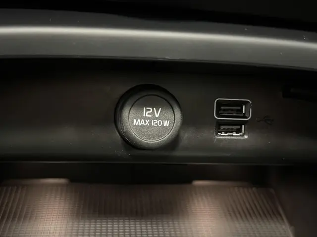 Volvo XC40 1.5 T4 Recharge R-Design 2022 Hybride Benzine 26
