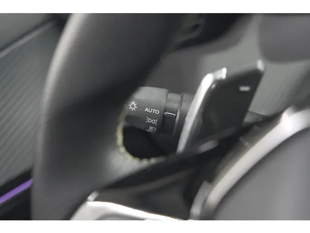 Peugeot 2008 PureTech 130 EAT8 GT 2024 Benzine 39