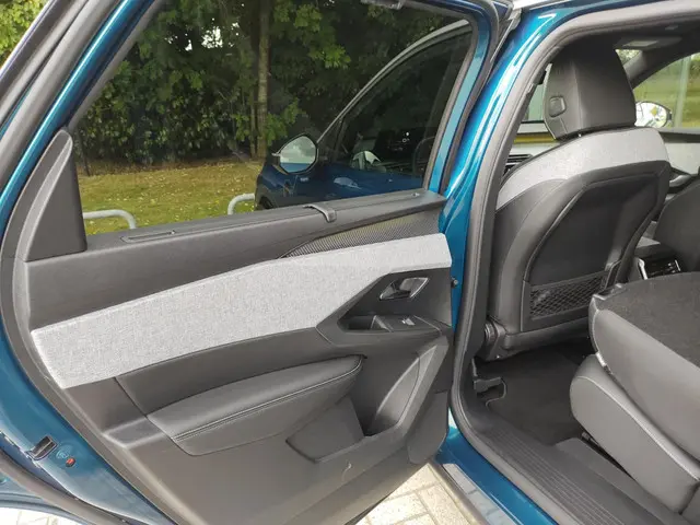 Peugeot e-5008 GT 73 kWh 2024 Elektrisch 30