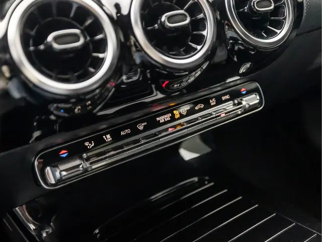 Mercedes-Benz CLA 200 AMG Sport 2019 Benzine 9