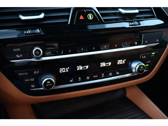 BMW 5 Serie 545e xDrive M-Sport 2022 Hybride Benzine 47