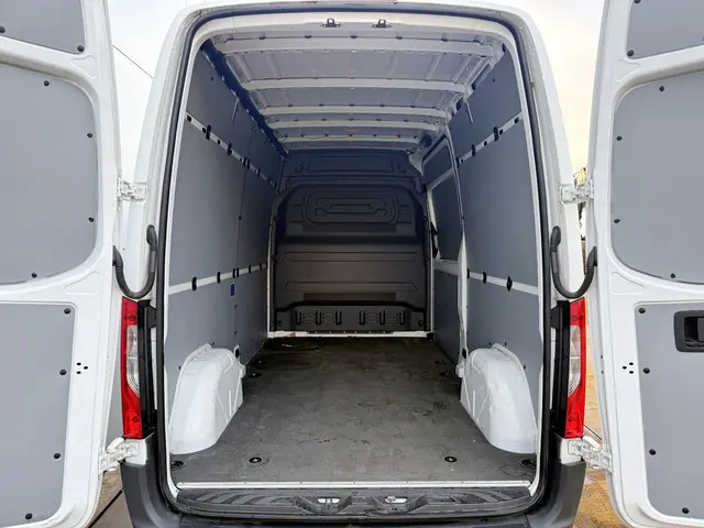 Mercedes-Benz eSprinter 112 2022 Elektrisch 12