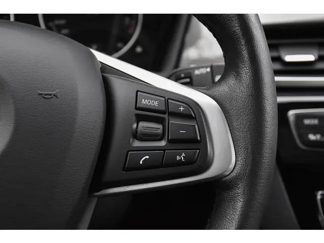 BMW X1 sDrive18i High Executive 2018 Benzine 17