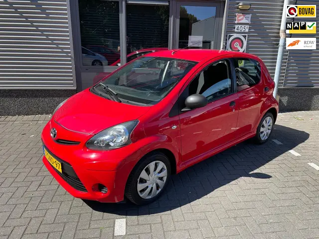 Toyota Aygo 1.0 VVT-i Now 2013 Benzine
