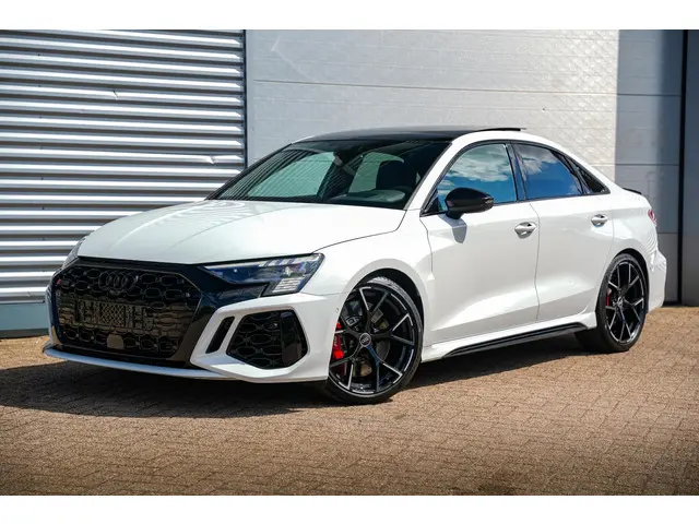 Audi RS3 A3 Limousine 2.5 TFSI quattro 2023 Benzine 35