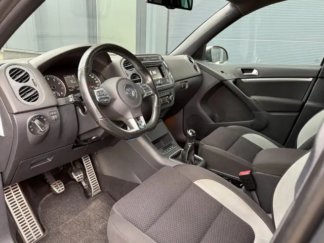 Volkswagen Tiguan 1.4 TSI Sport&Style R-line 2012 Benzine 8