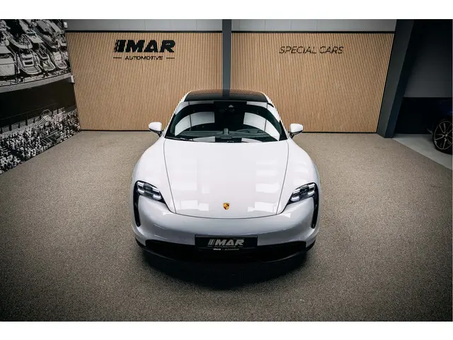 Porsche Taycan Performance 84 kWh 2023 Elektrisch 4