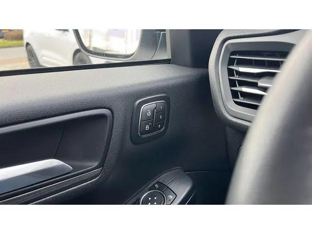 Ford Kuga 2.5 FHEV Active X 2024 Hybride Benzine 28