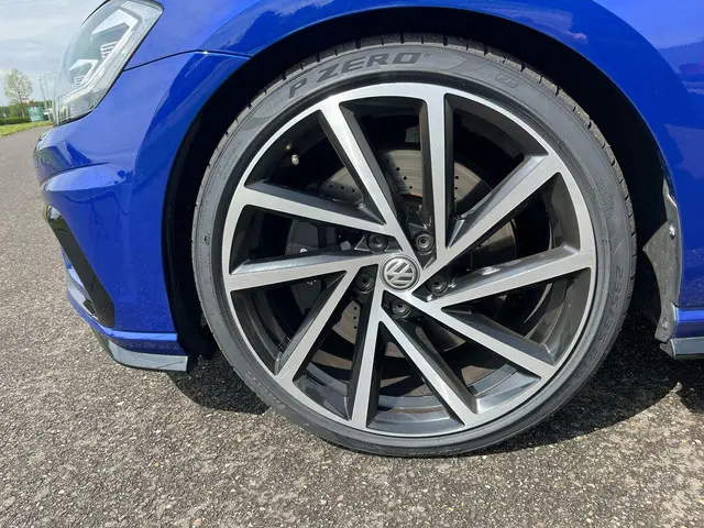 Volkswagen Golf 2.0 TSI 4Motion R 2017 Benzine 22