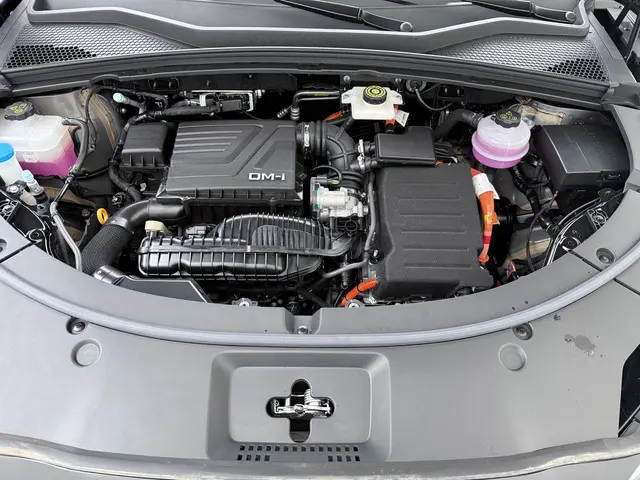 BYD SEAL U 1.5 DM-i FWD Boost 2025 Hybride Benzine 15