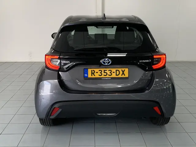 Toyota Yaris 1.5 Hybrid Dynamic 2021 Hybride Benzine 17