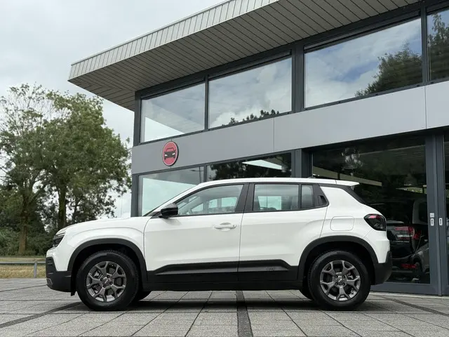 Jeep Avenger Longitude 54 kWh Aut. 2024 Elektrisch 3