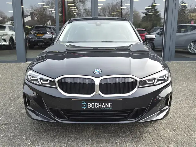 BMW 3 Serie 320e 2023 Hybride Benzine 17