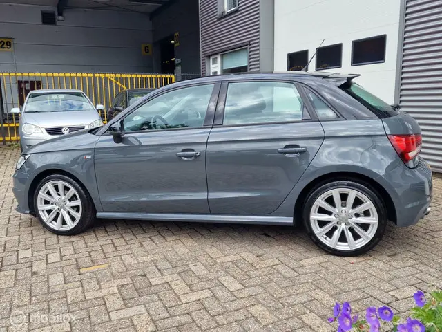 Audi A1 Sportback 1.0 TFSI Advance 2018 Benzine 10