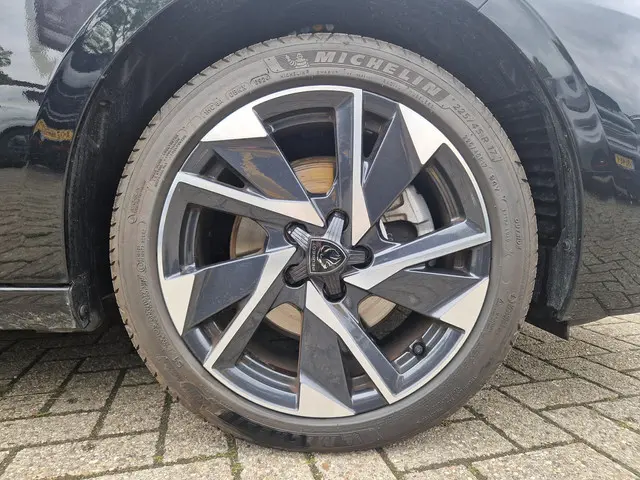 Peugeot 308 SW 1.2 PureTech Allure 2024 Benzine 26