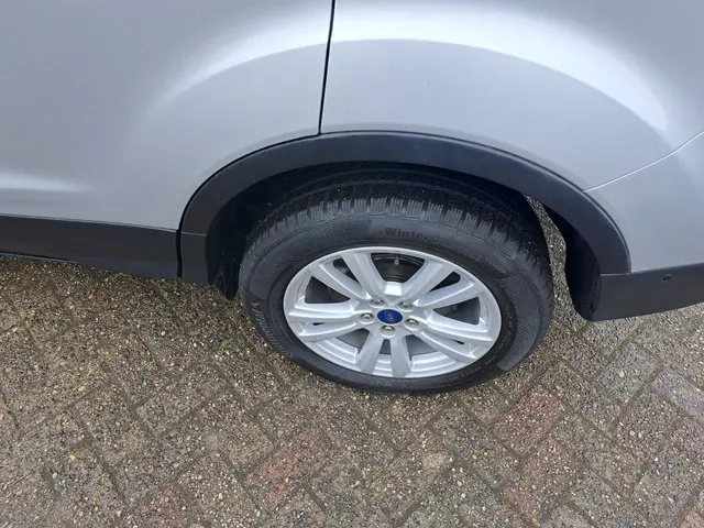 Ford Kuga 1.5 ECOBOOST AWD AUT. Titanium 2017 Benzine 6