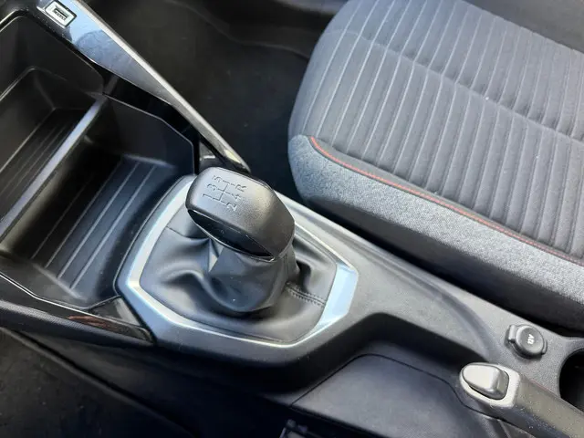 Peugeot 208 1.2 PureTech Active 2022 Benzine 21