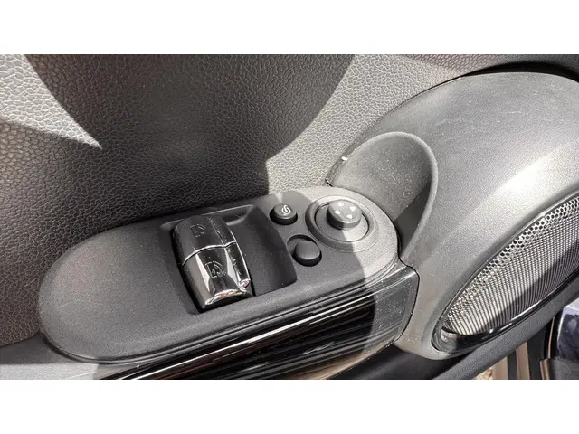 MINI Cooper Mini 1.5 60 Years Edition 2019 Benzine 12