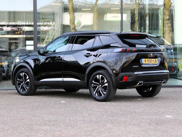 Peugeot 2008 1.2 PureTech Allure Pack 2021 Benzine 2