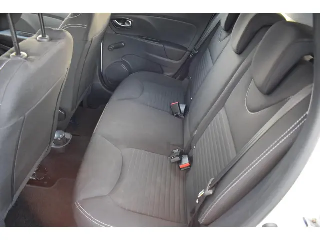 Renault Clio Estate 0.9 TCe Limited 2017 Benzine 8