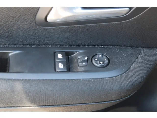 Peugeot e-208 EV Active 50 kWh 2020 Elektrisch 6