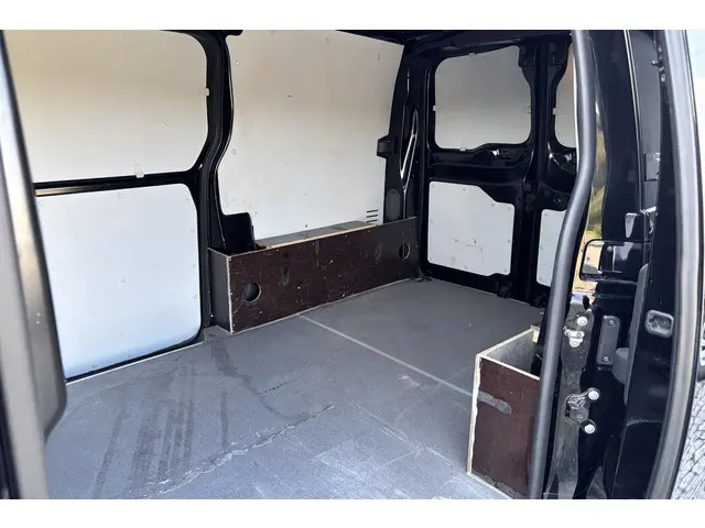 Toyota ProAce Worker 2.0 D-4D Live 2023 Diesel 25