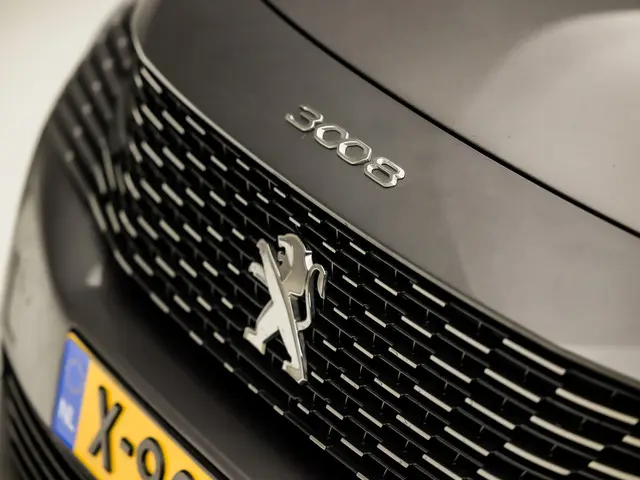 Peugeot 3008 1.2 PureTech Allure Sport 2021 Benzine 35