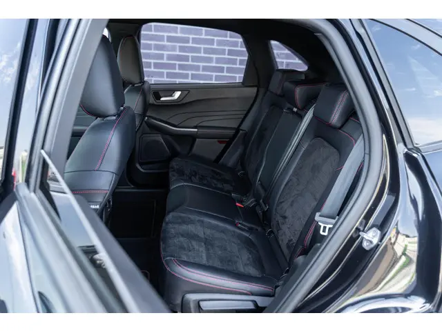 Ford Kuga 2.5 PHEV ST-Line X 2023 Hybride Benzine 21