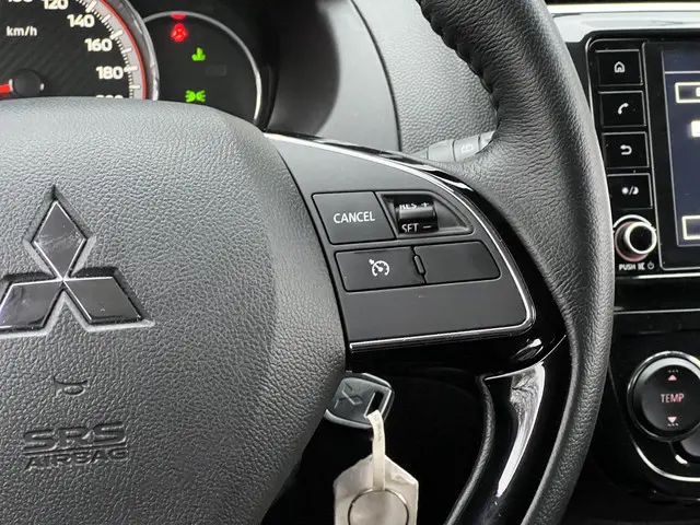 Mitsubishi Space Star 1.2 Dynamic 2024 Benzine 18